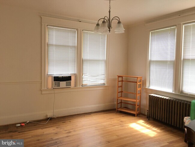 Foto del edificio - 5423 Roosevelt St