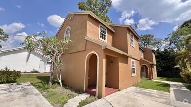 Building Photo - 13982 Morning Glory Dr