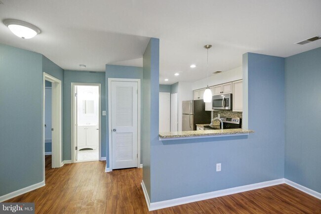 Building Photo - 3803 Ski Lodge Dr