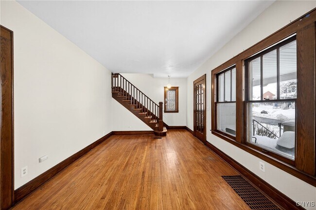 Foto del edificio - 1521 Grant Blvd