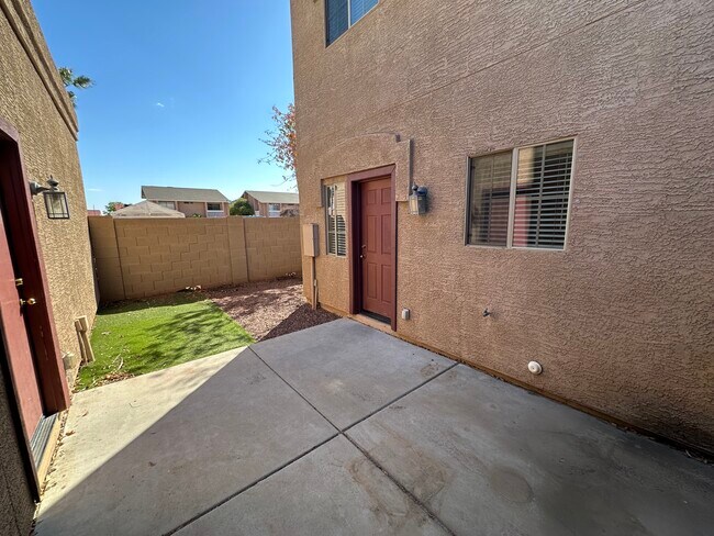 Foto del edificio - 2834 E Tracy Ln