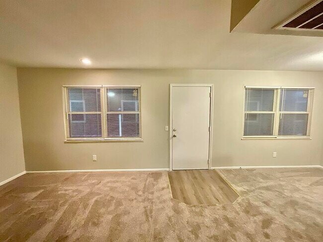 Foto del edificio - 1320 N 1st St
