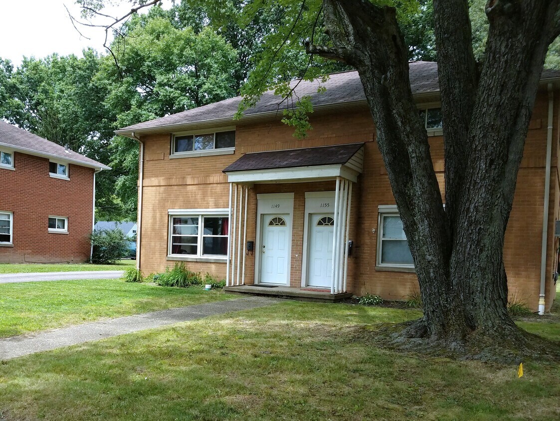 Primary Photo - 1149 Highland Ave