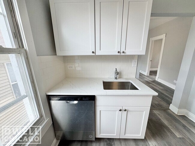 Foto del edificio - 1546 W Walton St