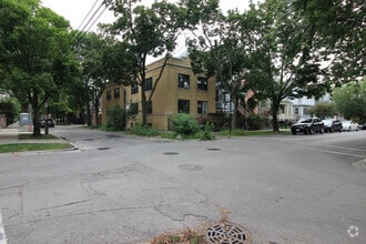 Building Photo - 3056 N Honore St