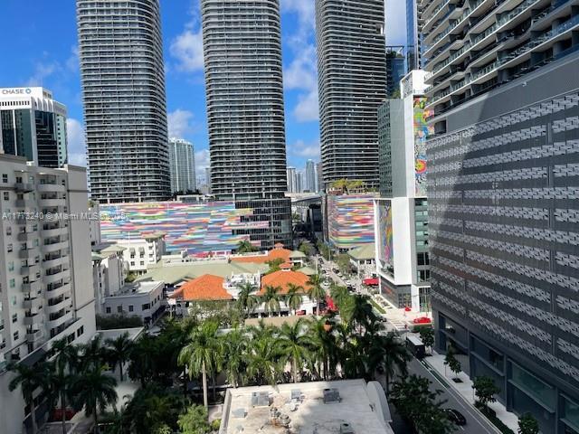 Building Photo - 1100S S Miami Ave