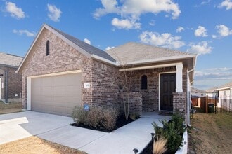 Building Photo - 105 Earl Keen St