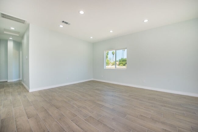 Building Photo - Brand New Home