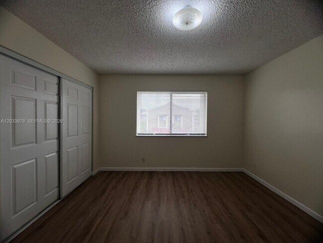 Foto del edificio - 3211 Coral Ridge Dr