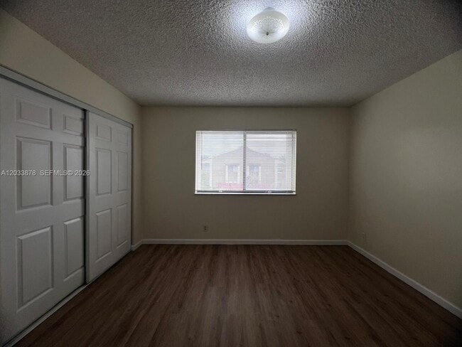 Building Photo - 3211 Coral Ridge Dr