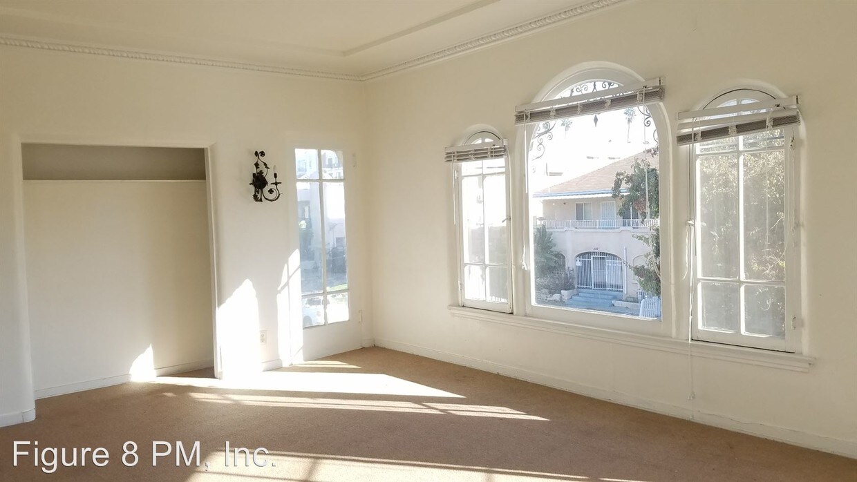 Foto principal - 4453 W 4th St