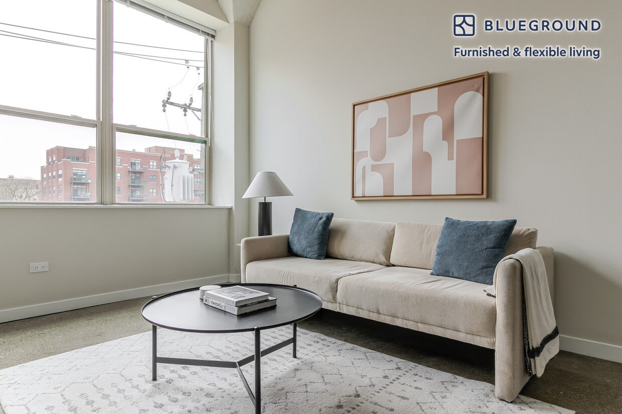 Foto principal - 1313 W Randolph St