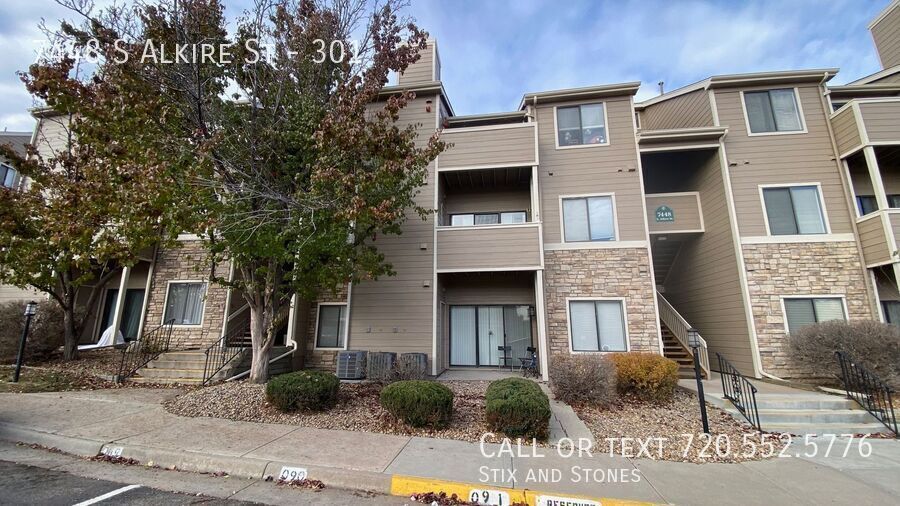 Foto principal - **Cozy Condo Available NOW** Minutes to Re...