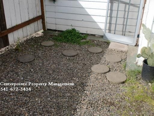 Building Photo - 723.5 W Ballf St