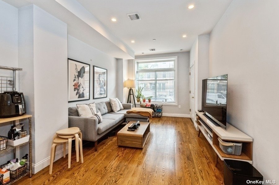 Foto principal - 740 Evergreen Ave