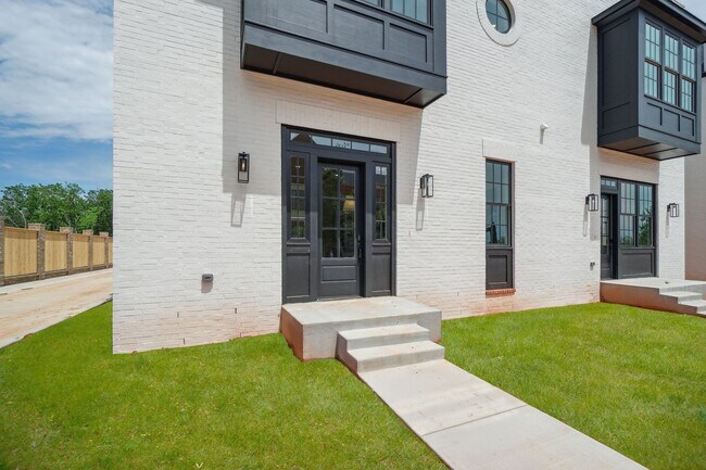 Foto del edificio - Classic Cape Cod Meets Modern Glam: Your D...