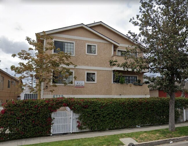 6729 Laurel Canyon Blvd, North Hollywood, CA 91606