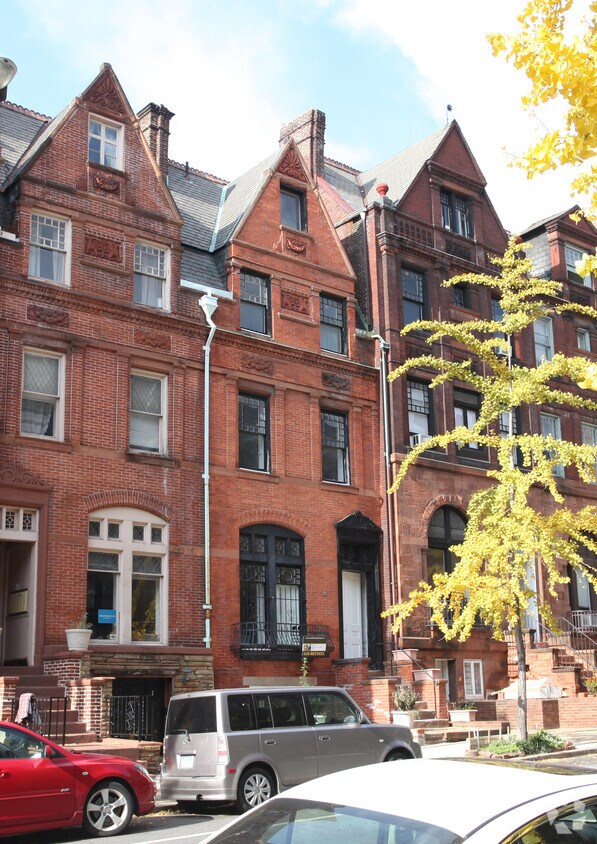 Foto del edificio - 1016 N Calvert St