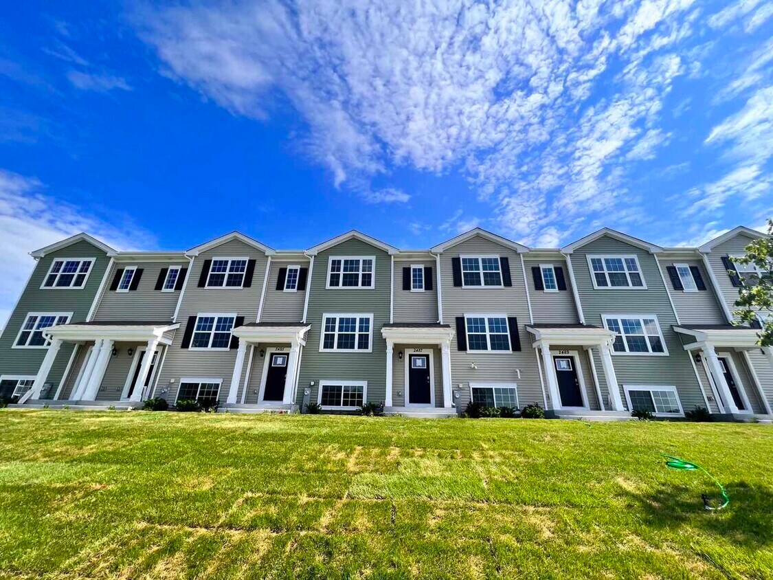 Foto principal - 2493 Bella Dr