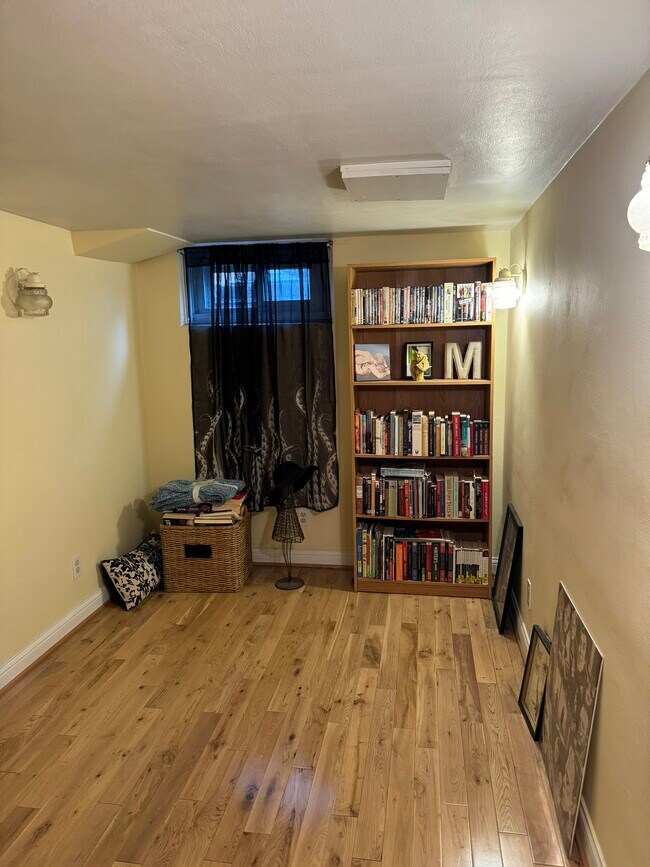 Dining room or home office - 620 North Ave E