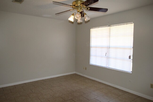Building Photo - Lovely Brick Home with 3 Bedrooms, 2 Baths...