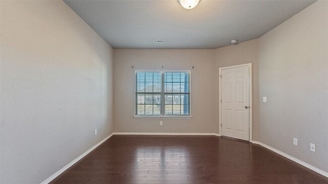 Building Photo - 4600 W Colfax Loop
