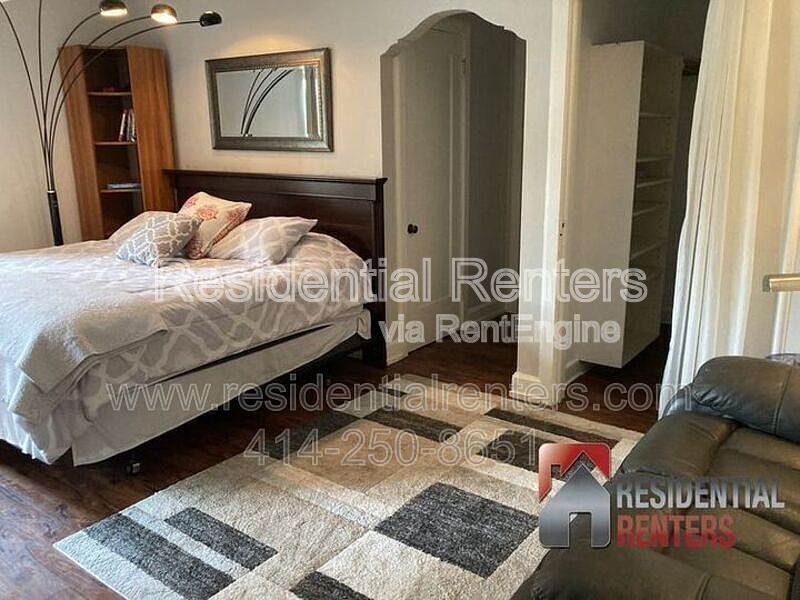 Foto principal - 1028 E Juneau Ave