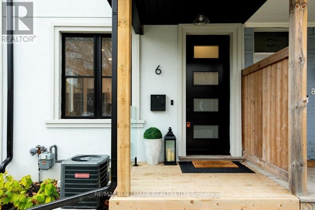 Photo du bâtiment - 6 Luttrell Ave