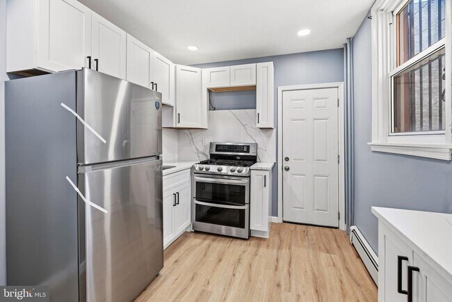 Foto del edificio - 2224 E Clearfield St