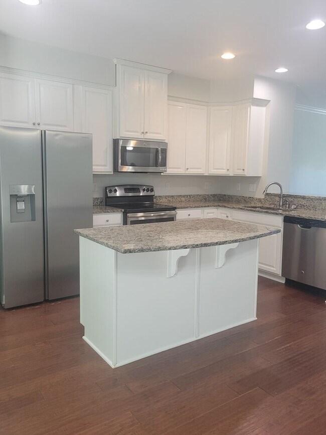 Foto del edificio - 4321 Salt Marsh Lane