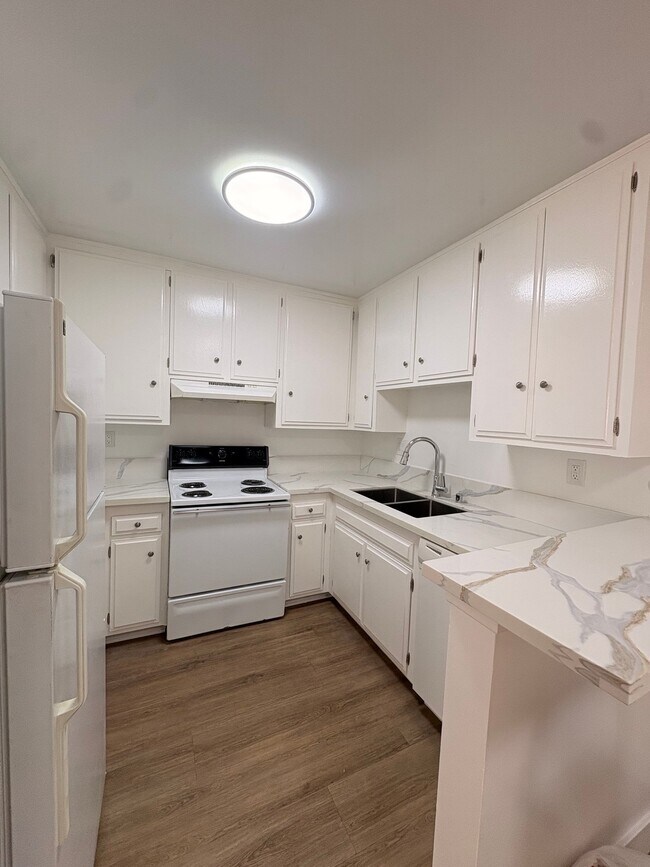 Foto del edificio - 1825 N Gramercy Pl