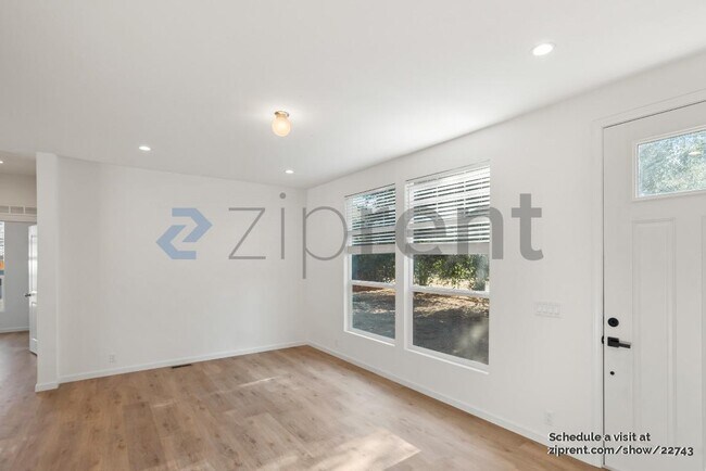 Foto del edificio - 1133 Lovell Ave