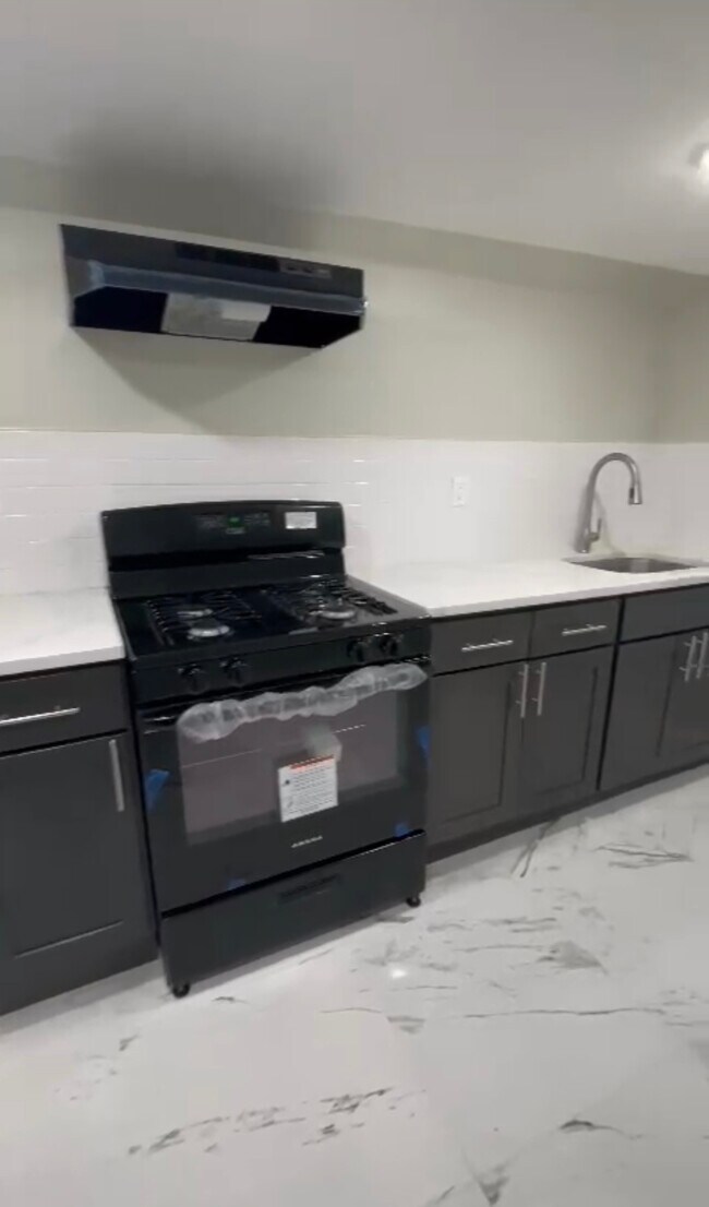 Unit 3 - 441 S 15th St