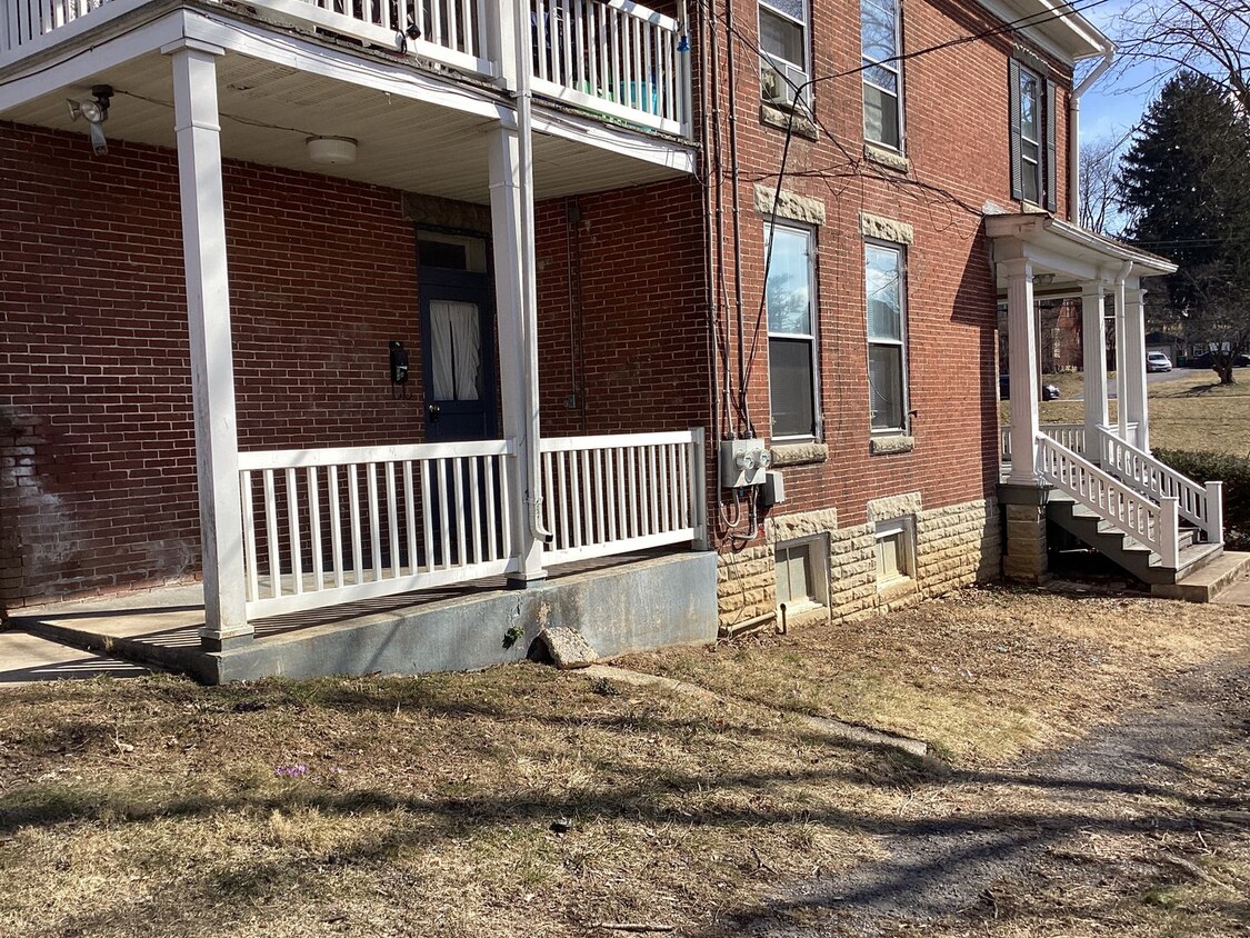Foto principal - 608 S Potomac St