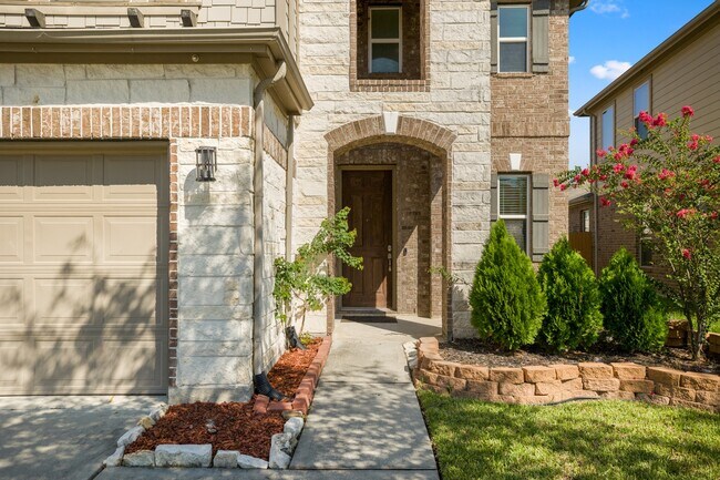 Foto del edificio - 4118 Lake Cypress Cir