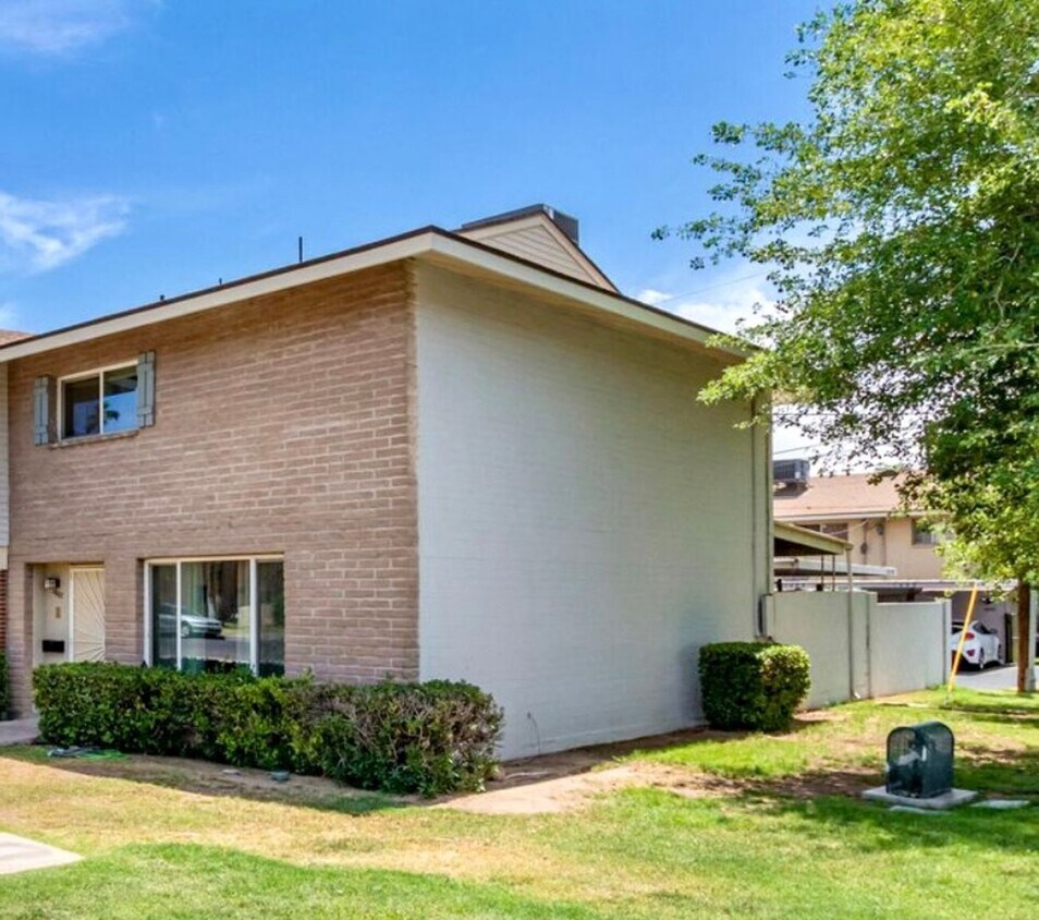 Foto principal - Charming 3BR Townhome in Phoenix