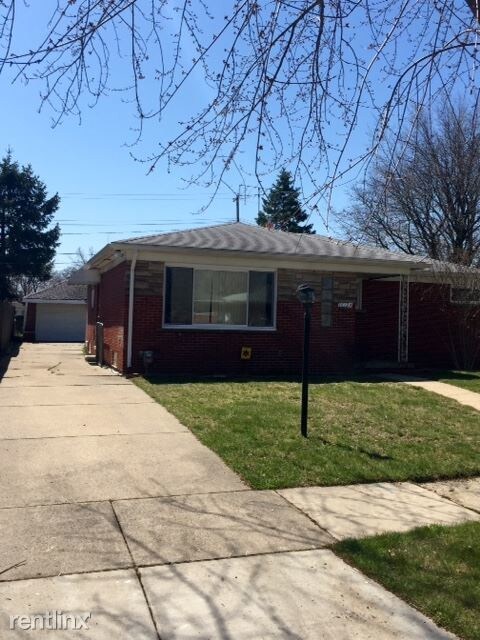 Primary Photo - 4 br, 2 bath House - 16124 Sprenger Ave