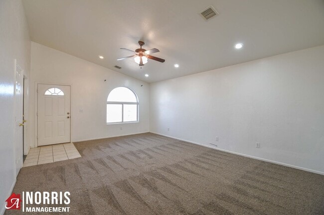Building Photo - Newly Updated Home in Arizona City