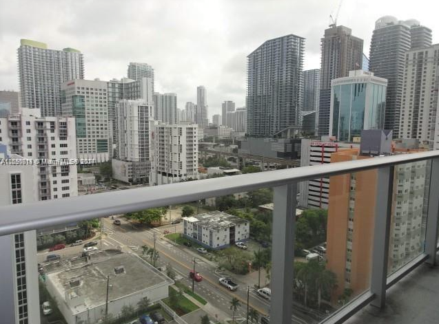 Foto del edificio - 1010 SW 2nd Ave