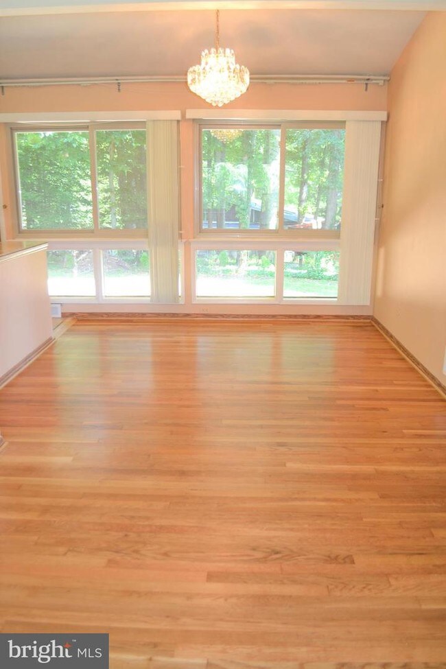 Foto del edificio - 7700 Glenister Dr