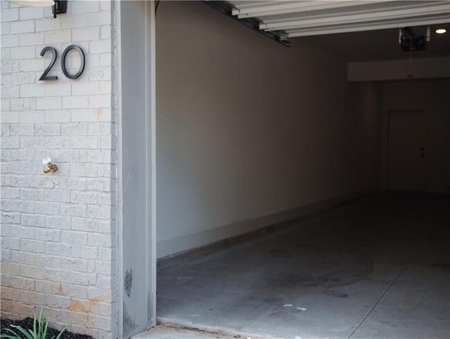 Building Photo - 1350 May Ave SE