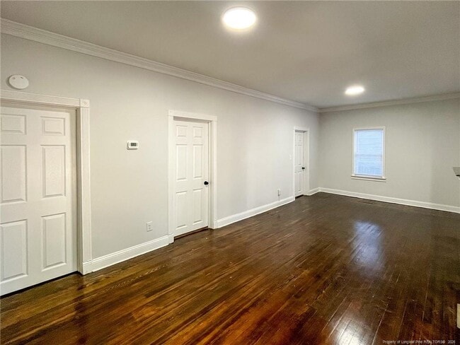 Building Photo - 123 John St