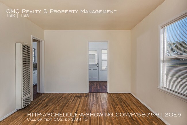 Building Photo - Remodeled, hardwood floor 1 bed/bath