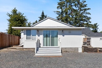 Building Photo - 20485 OR-99W