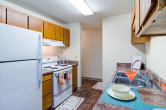 Building Photo - Maple Knoll Apartments