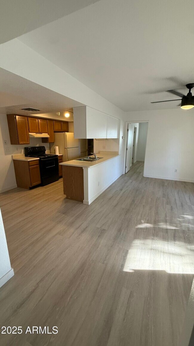 Building Photo - 520 N Stapley Dr