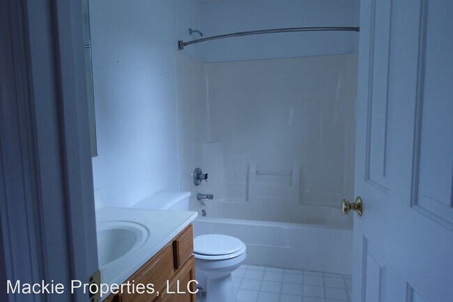 Building Photo - 3 br, 2.5 bath House - 2291 South Sweetbri...