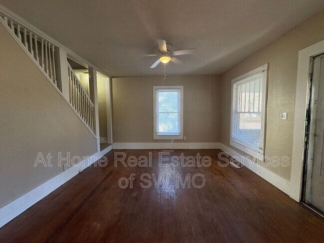 Foto del edificio - 2307 N Franklin Ave