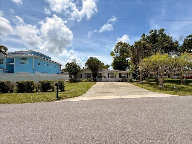 Foto del edificio - 812 Bayview Dr