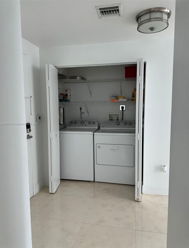 Foto del edificio - 90 SW 3rd St